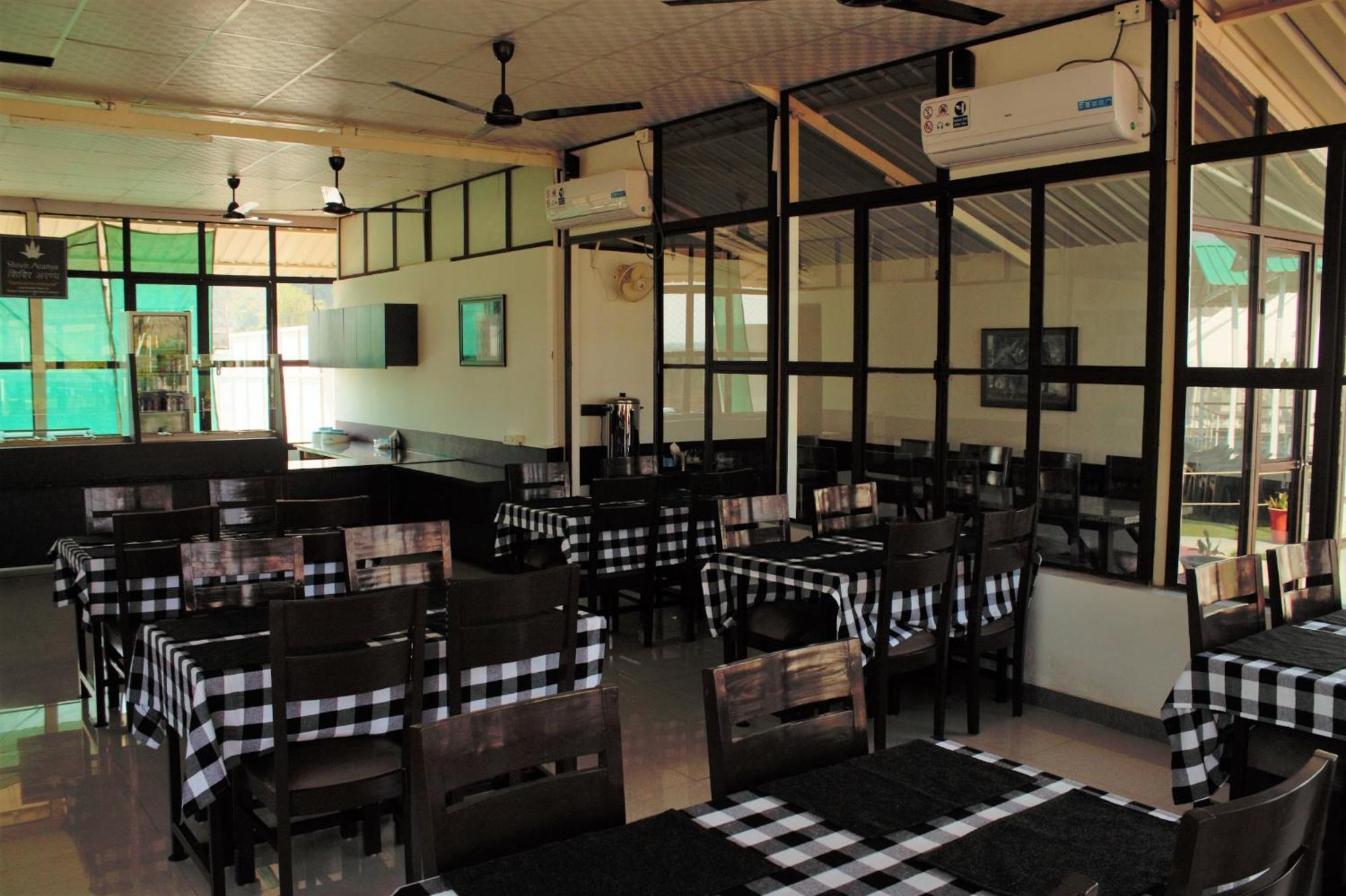 Shivir Aranya - Wilderness Resort الوار المظهر الخارجي الصورة