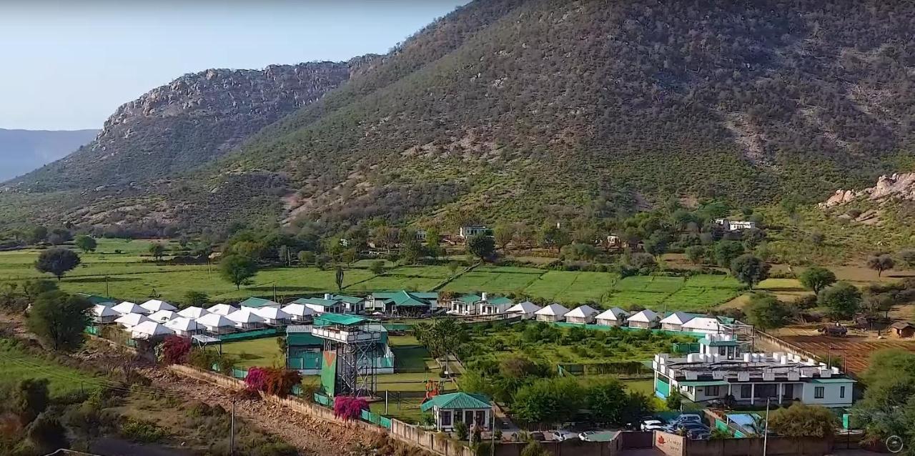 Shivir Aranya - Wilderness Resort الوار المظهر الخارجي الصورة