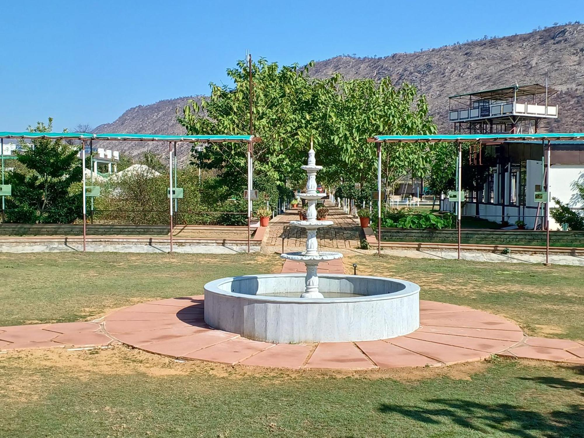 Shivir Aranya - Wilderness Resort الوار المظهر الخارجي الصورة