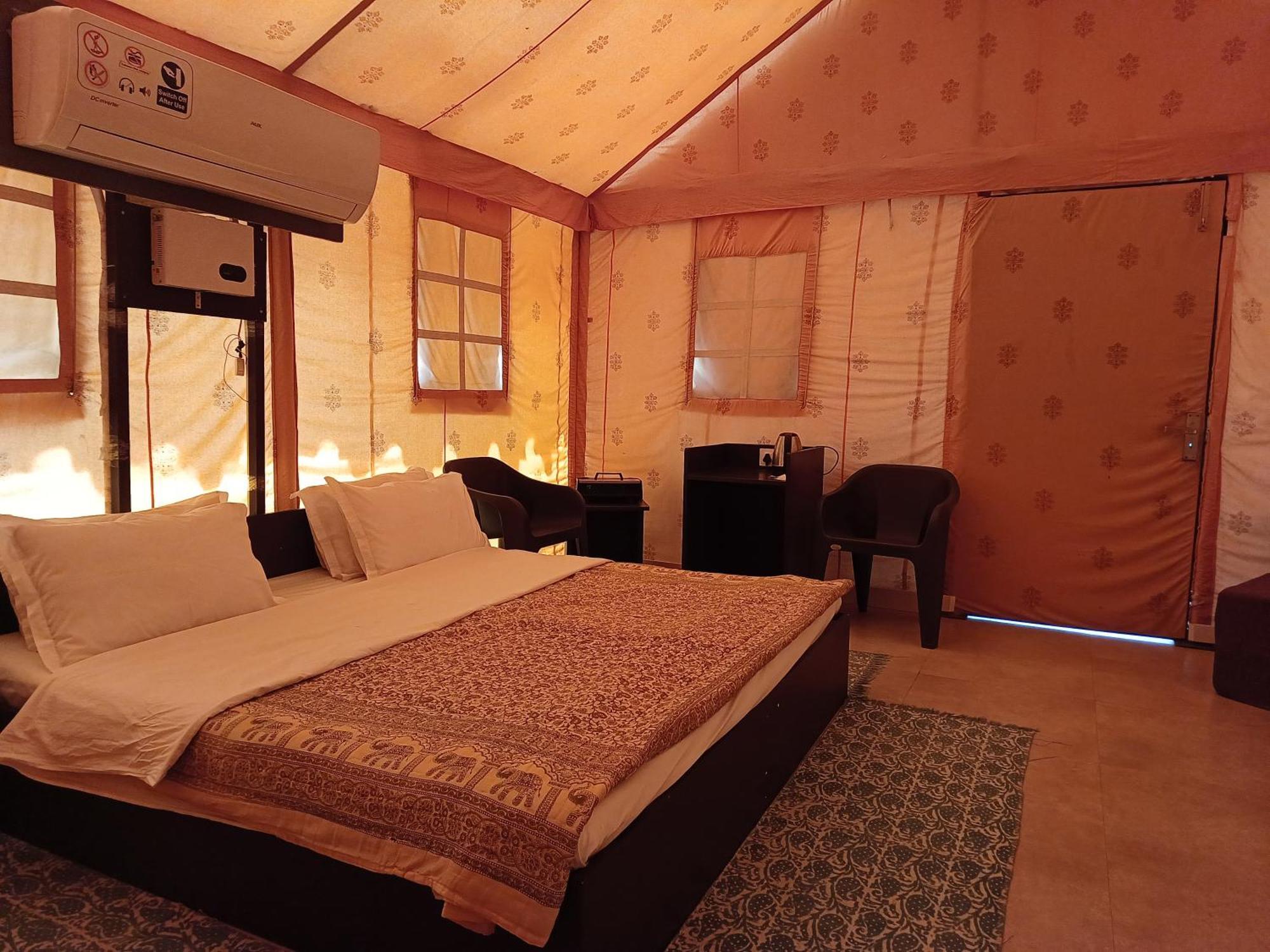 Shivir Aranya - Wilderness Resort الوار المظهر الخارجي الصورة