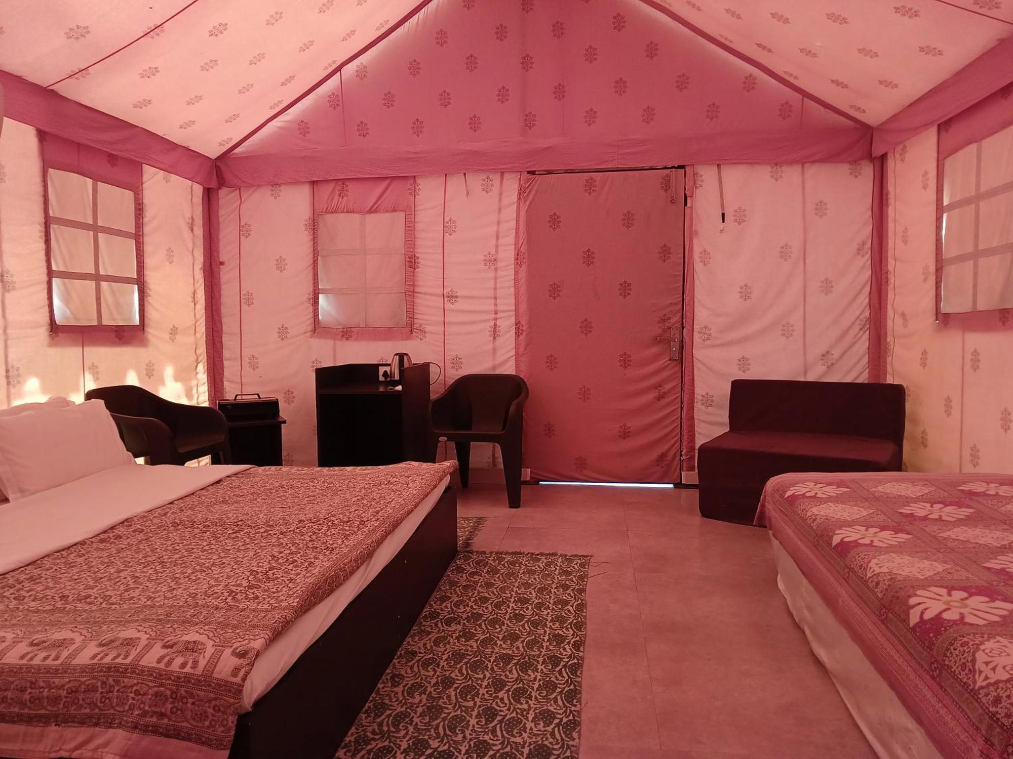 Shivir Aranya - Wilderness Resort الوار المظهر الخارجي الصورة