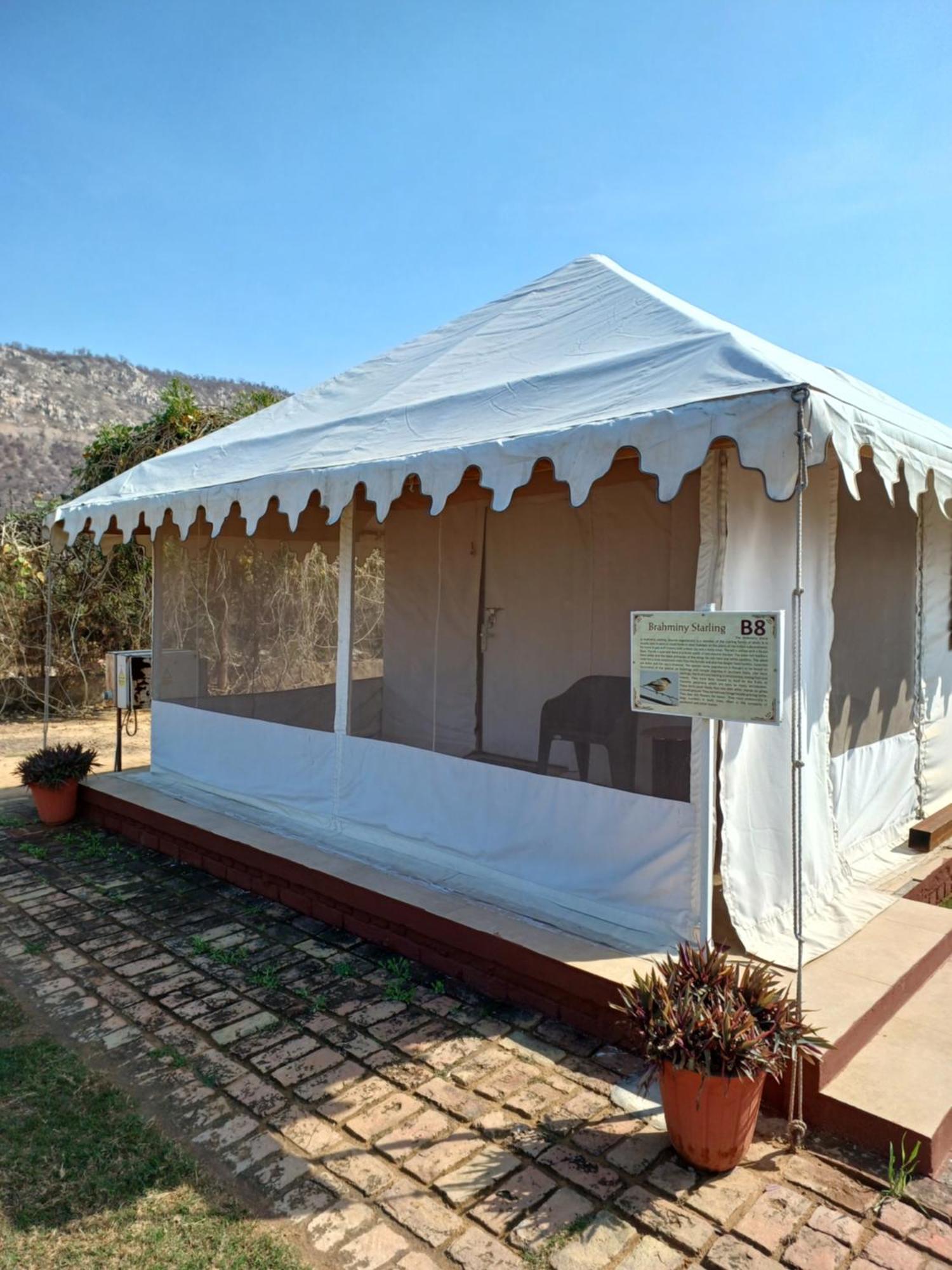 Shivir Aranya - Wilderness Resort الوار المظهر الخارجي الصورة