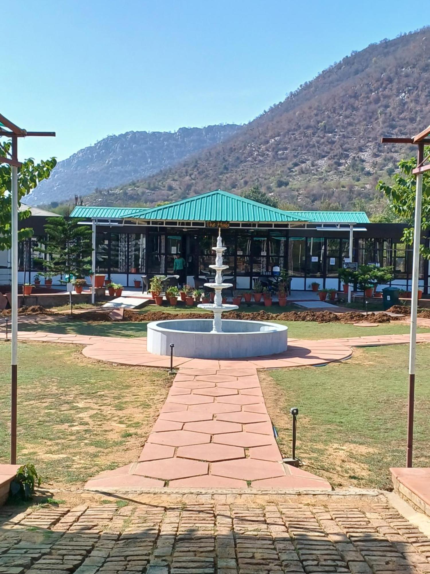Shivir Aranya - Wilderness Resort الوار المظهر الخارجي الصورة