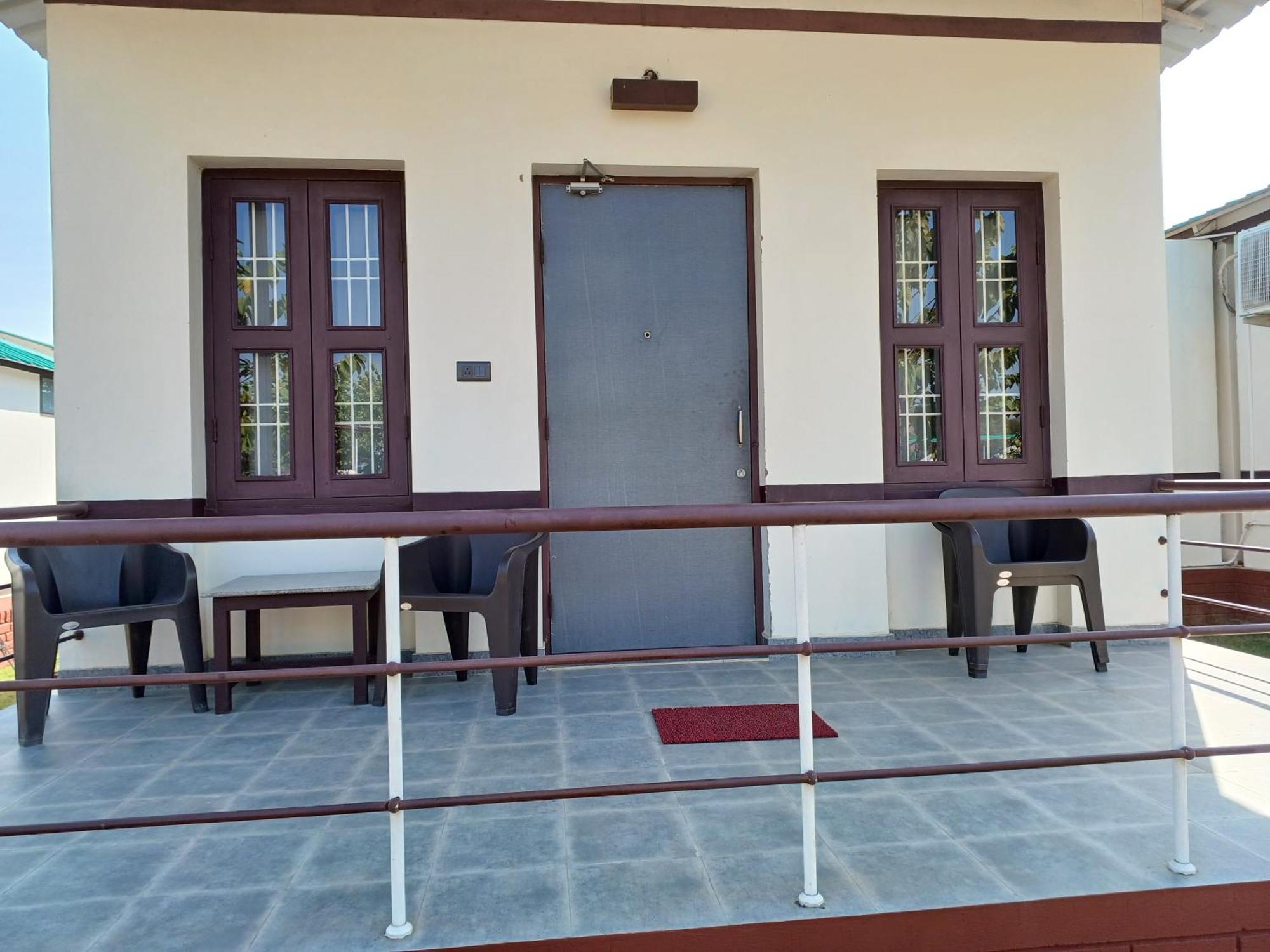 Shivir Aranya - Wilderness Resort الوار المظهر الخارجي الصورة