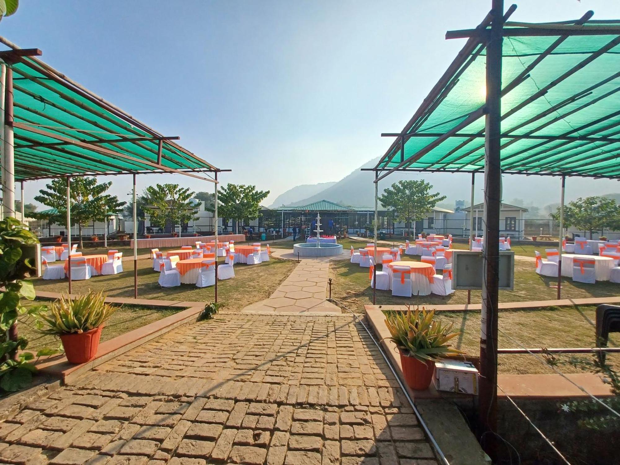 Shivir Aranya - Wilderness Resort الوار المظهر الخارجي الصورة