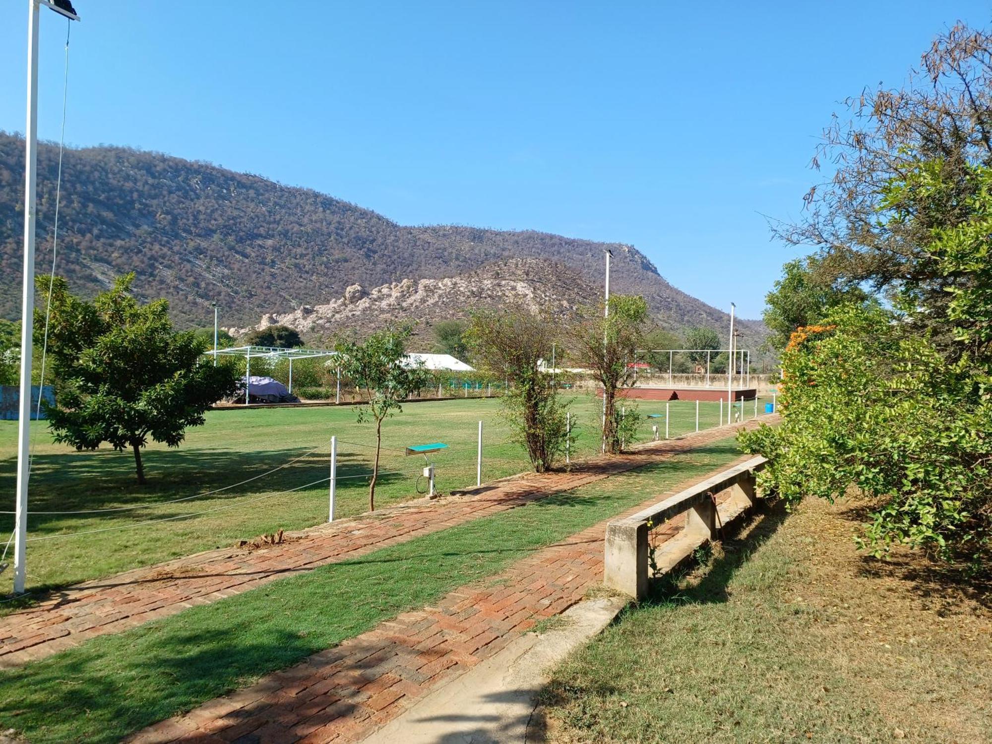Shivir Aranya - Wilderness Resort الوار المظهر الخارجي الصورة
