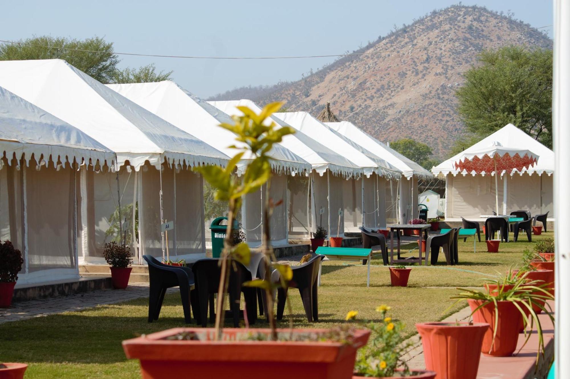 Shivir Aranya - Wilderness Resort الوار المظهر الخارجي الصورة